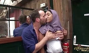 مع افلام سكس تبادل الزوجات مترجم اثنين من القطبين والملابس تبا