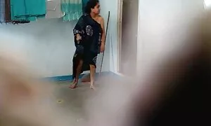الرجل لديه اثنين من جنسمترجم جيد.
