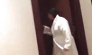 شقراء مواقع جنس مترجم لشخص ينام في غرفة خلع الملابس