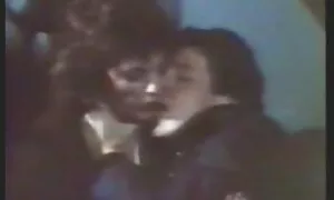 نشأ كينيث مع دسار ويسمح سكس اجنبي ام مع ابنه للرجل الأصلع بالبط معها في كل تركيا.